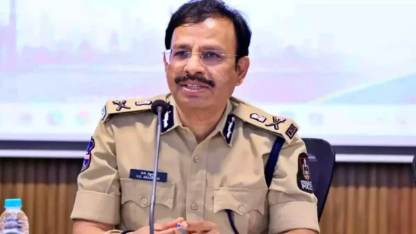 నకిలీ వైద్యుల ఉచ్చులో పడొద్దు.. అప్రమత్తంగా ఉండండి.. హైదరాబాద్ సీపీ  సజ్జనార్ విజ్ఞప్తి..