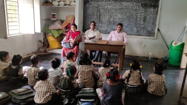 సమగ్ర ఓటర్ల సర్వే పరిశీలన: వేపాడలో ఎంపీడీవో సూర్యనారాయణ పర్యటన