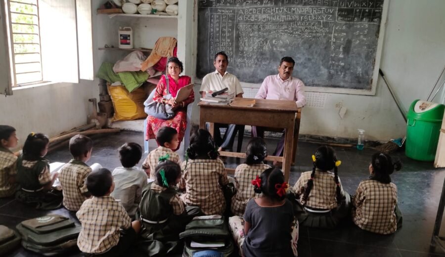 సమగ్ర ఓటర్ల సర్వే పరిశీలన: వేపాడలో ఎంపీడీవో సూర్యనారాయణ పర్యటన