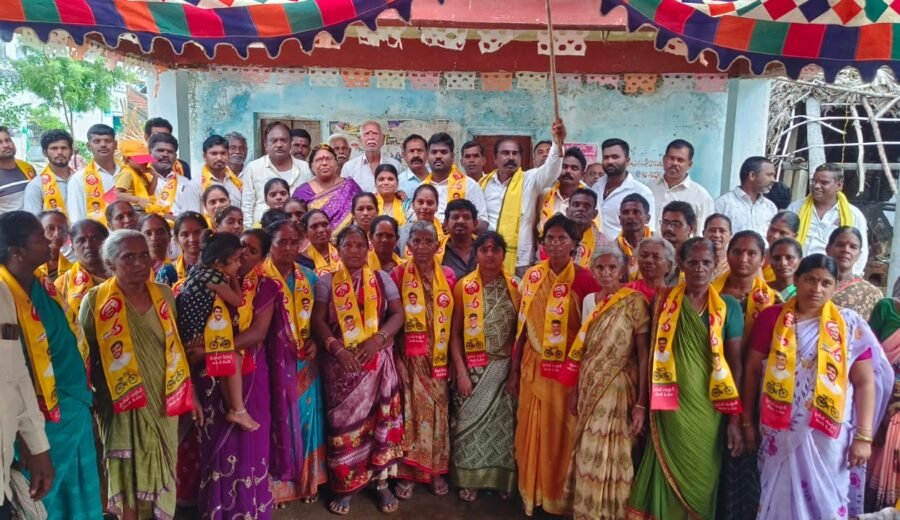 వేపాడలో వైసీపీకి షాక్.. టీడీపీలో చేరిన 30 కుటుంబాలు !